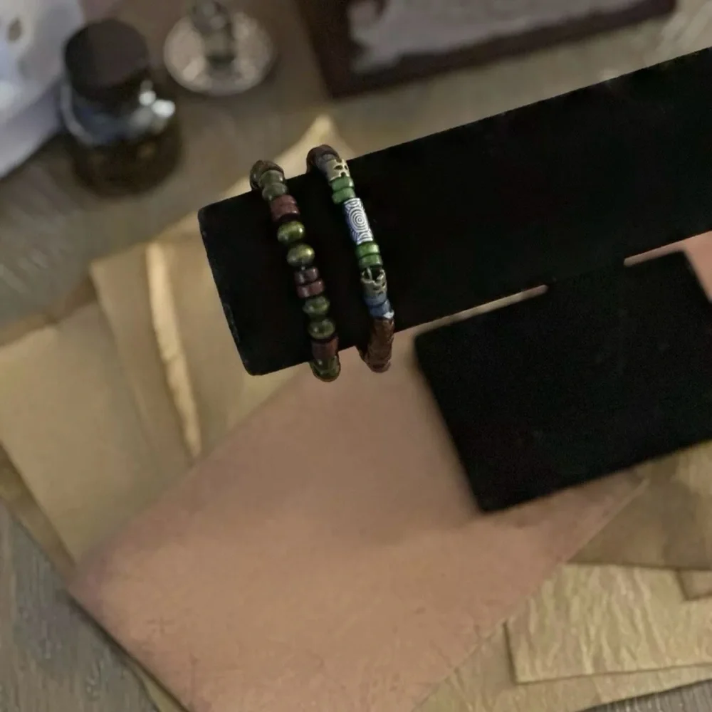 beaded bracelet set in black, white, and green
stylish beaded bracelet set. - Picture 3 of 5